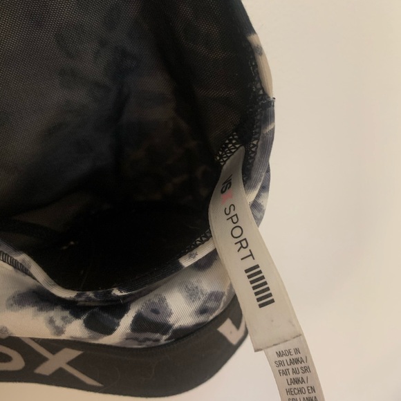 Crocodile Print VS Sports Bra - Picture 3 of 3